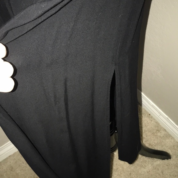 ❌SOLD❌ Black Ruffled Bust Maxi - Picture 4 of 4